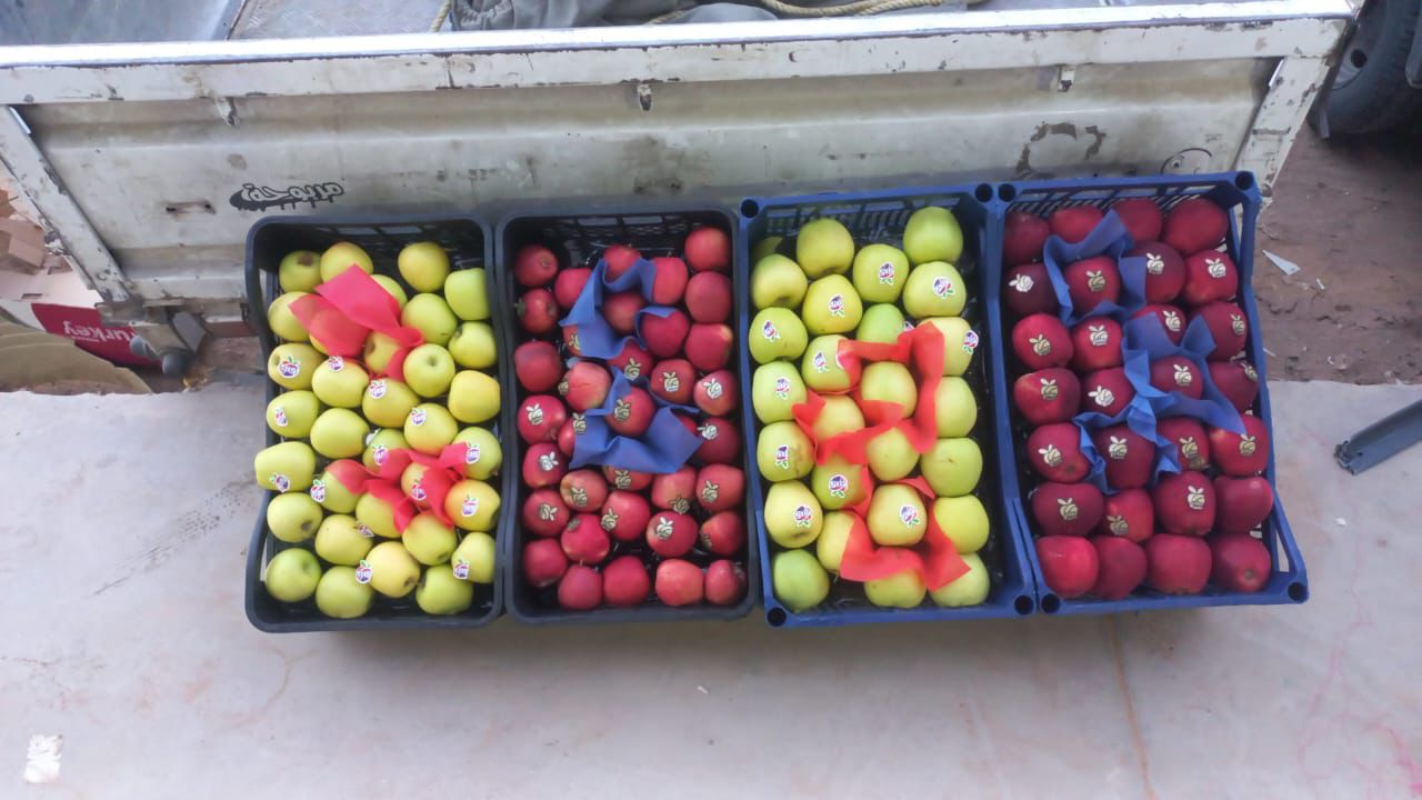 صناديق فواكه متنوعة